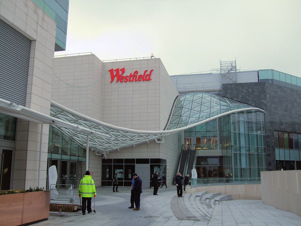  Westfield White City boasts more than 300 shops ranging from high street favourites to designer brands. And they’re all under one roof.