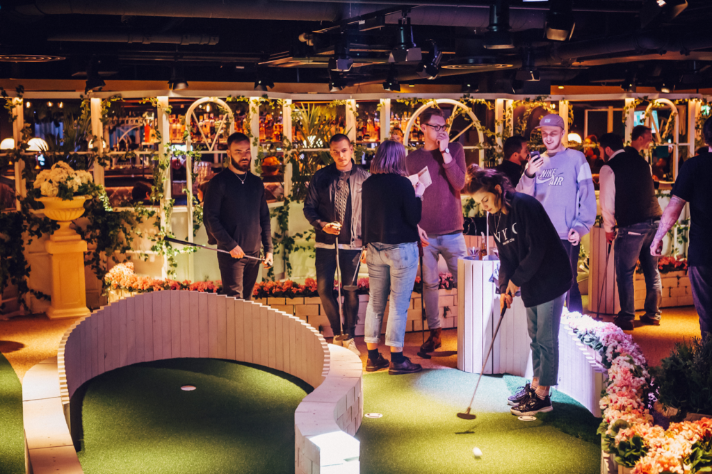 group party mini golf